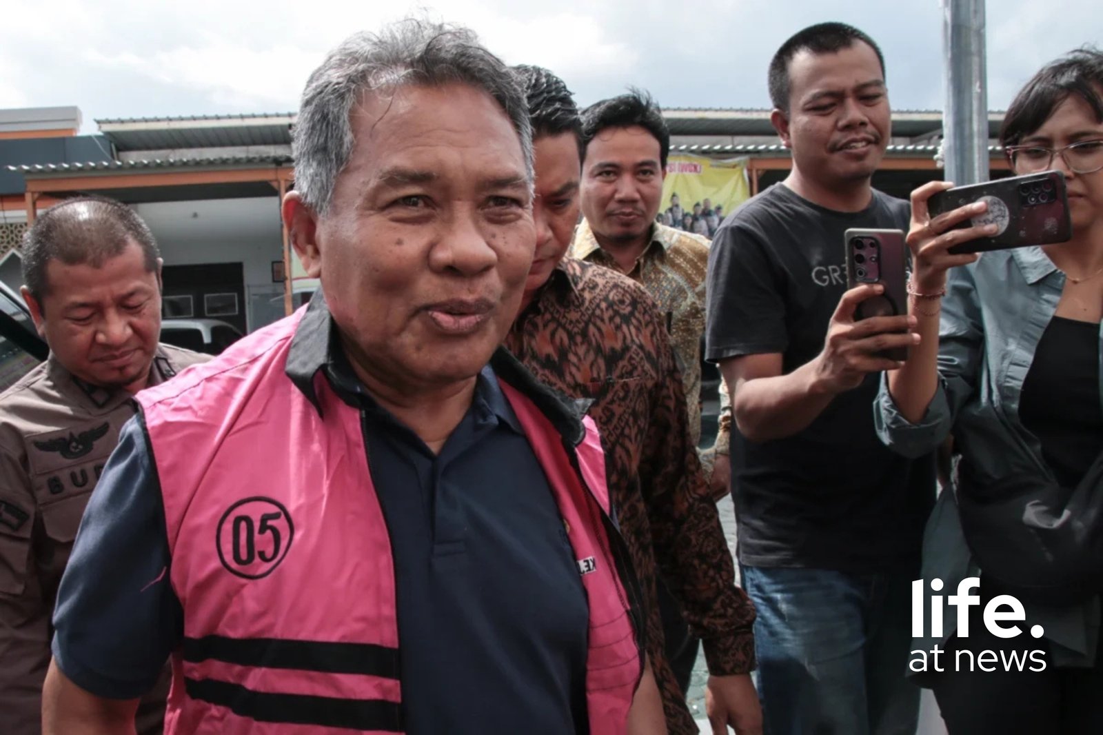 Mantan Bupati Lombok Barat Zaini Arony Divonis 6 Tahun Penjara dalam Kasus Korupsi Proyek LCC